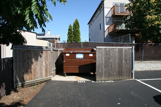 Pacific Crest in Portland, OR - Building Photo - Building Photo