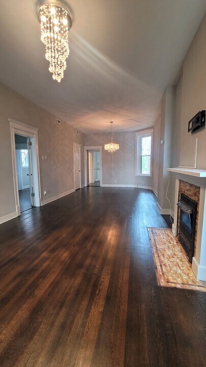 5619 S Indiana Ave in Chicago, IL - Building Photo