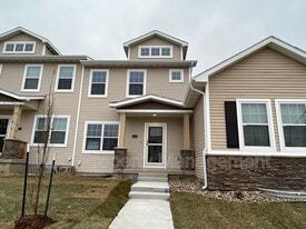 1953 Warrior Ln in Waukee, IA - Building Photo