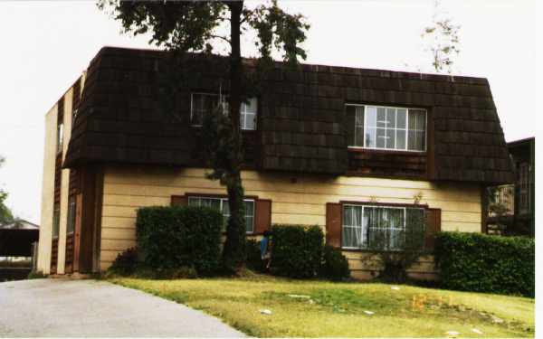 16200 Whittram Ct in Fontana, CA - Foto de edificio