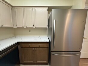 2400 Clarendon Blvd, Unit 706 in Arlington, VA - Building Photo - Building Photo