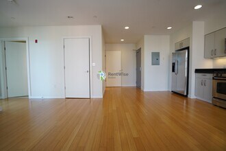 601 Albany St in Boston, MA - Building Photo - Building Photo