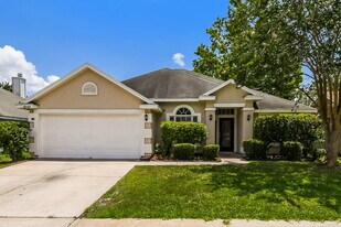 1747 Northglen Cir in Middleburg, FL - Building Photo