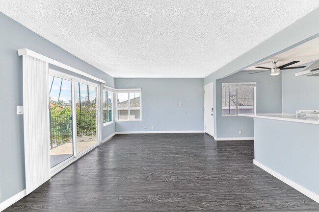 1121 Daisy Ave in Long Beach, CA - Building Photo - Building Photo