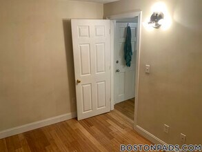 20 Bartlett Pl in Boston, MA - Building Photo - Building Photo