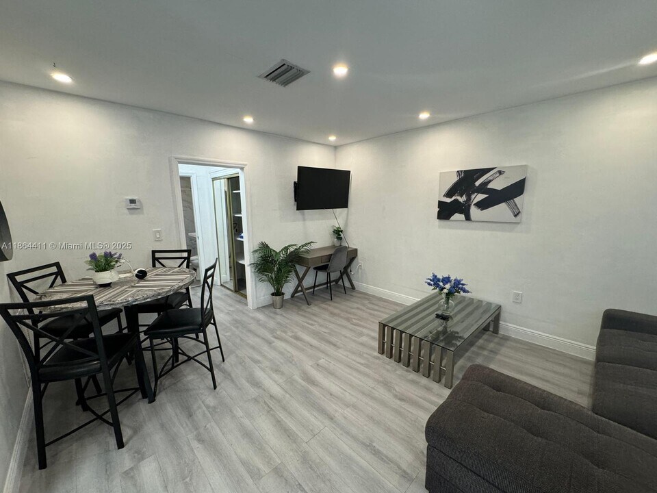 501 NE 70th St in Miami, FL - Building Photo