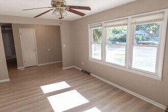 3006 Lynnwood Dr in Columbia, MO - Building Photo - Building Photo