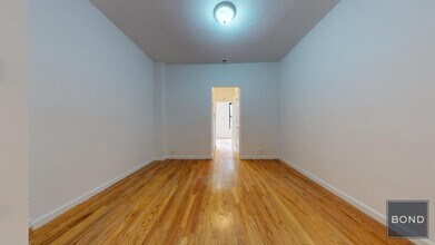 330 E 93rd St in New York, NY - Building Photo - Building Photo