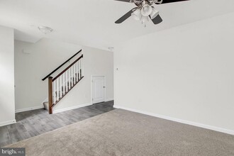 240 Beechwood Wy in Hanover, PA - Building Photo - Building Photo
