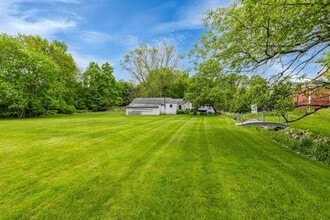 71 Haverhill St in Rowley, MA - Foto de edificio - Building Photo