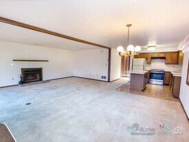 1616 S Edgewood St in Seaside, OR - Building Photo