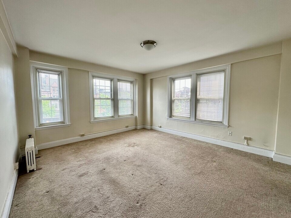 1415 Beacon St, Unit 308 in Brookline, MA - Foto de edificio