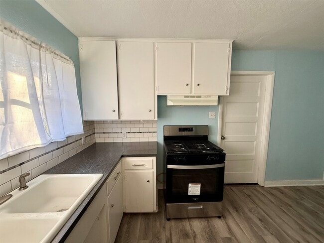 411 Elaine St in La Marque, TX - Building Photo - Building Photo