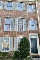 23612 Overlook Park Dr in Clarksburg, MD - Building Photo