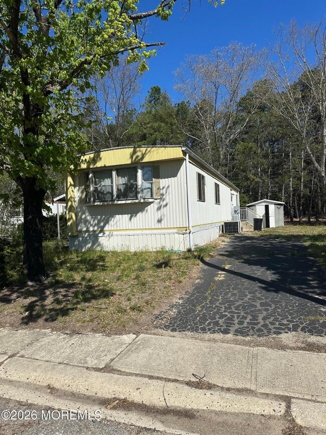 20 Maplewood Dr in Jackson Township, NJ - Building Photo - Building Photo