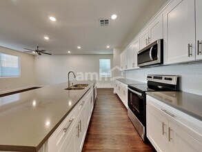296 Austin Bellerose Pl in Henderson, NV - Building Photo - Building Photo