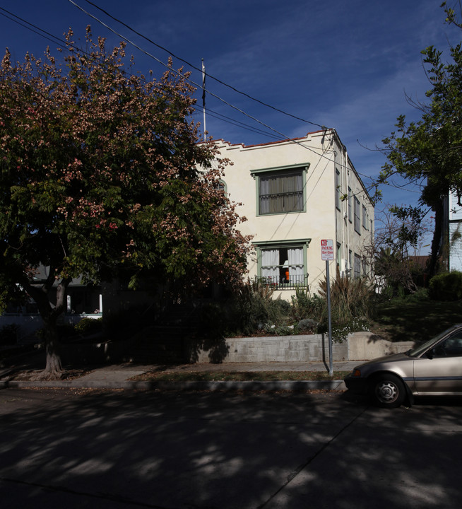 914 W Kensington Rd in Los Angeles, CA - Foto de edificio