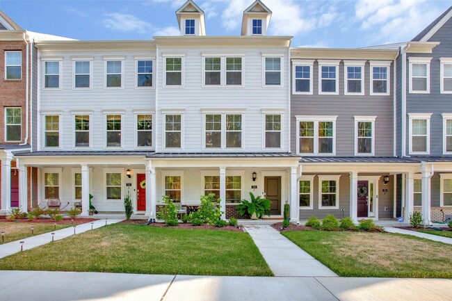 property at 733 Annapolis Neck Rd
