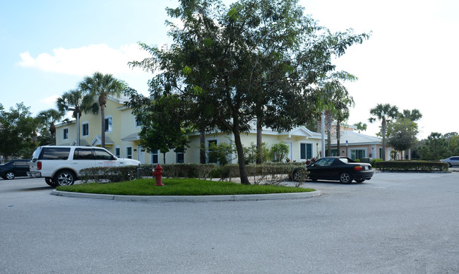 Pines North in Boynton Beach, FL - Building Photo - Building Photo