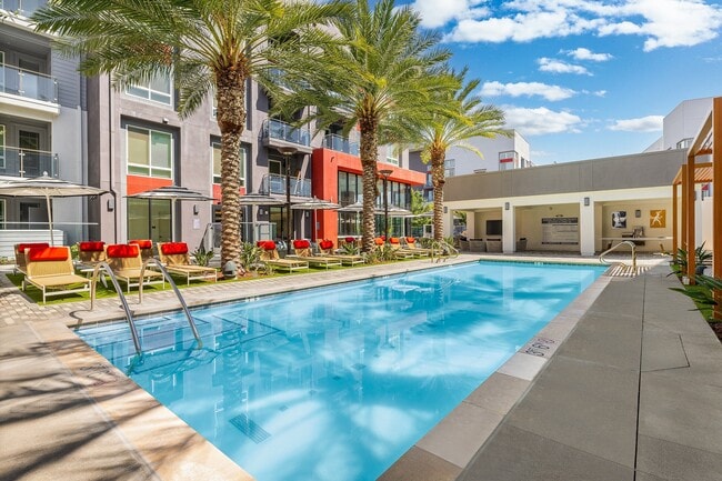 Duo Apartments in San Jose, CA - Foto de edificio - Building Photo