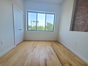 141 Monticello Ave, Unit 5 in Jersey City, NJ - Building Photo - Building Photo