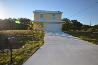 272 Pelton Cir in Port Charlotte, FL - Building Photo - Building Photo