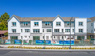 Catalina Phase 2 in Santa Clara, CA - Foto de edificio - Building Photo