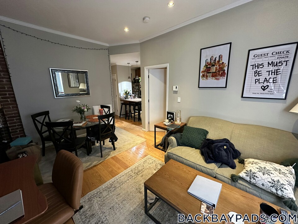 17 Garrison St in Boston, MA - Building Photo