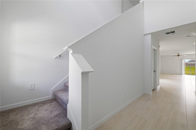 11517 Radiant Shr Lp in San Antonio, FL - Building Photo - Building Photo