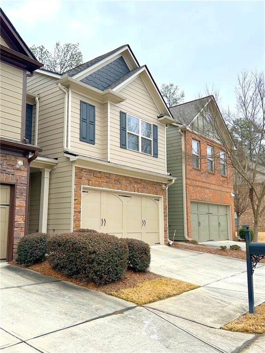 3712 Brockenhurst Dr in Buford, GA - Building Photo