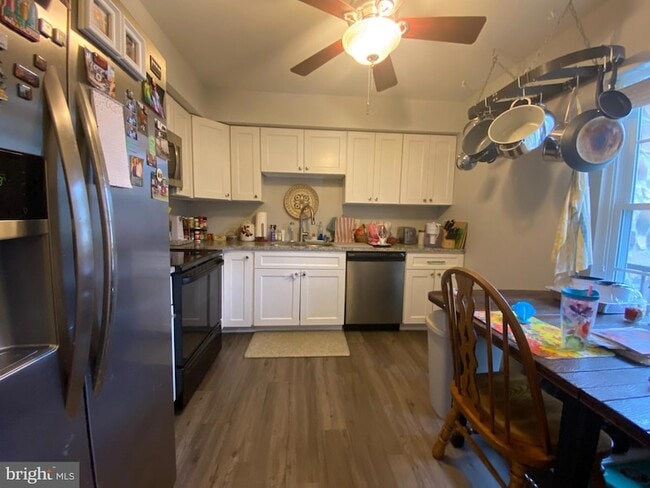 240 Valley Stream Ln, Unit 240 in Chesterbrook, PA - Building Photo - Building Photo