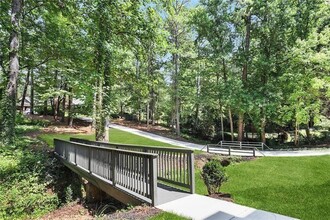 95 Lakeshore Cir NE in Marietta, GA - Building Photo - Building Photo