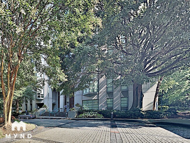 property at 2870 Pharr Ct S Northwest