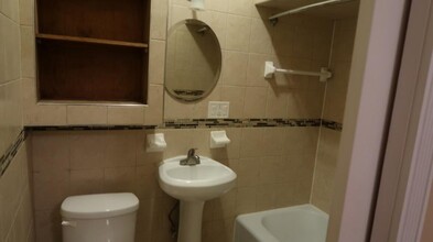 1361 N Ashland Ave in Chicago, IL - Building Photo - Building Photo