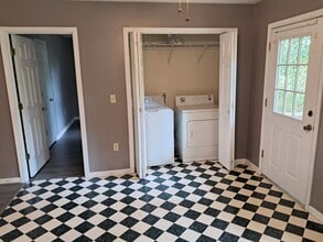 121 Oak Dr, Unit B in Dickson, TN - Building Photo - Building Photo