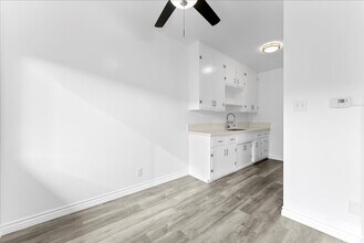 2464 Penmar Ave in Los Angeles, CA - Building Photo - Building Photo