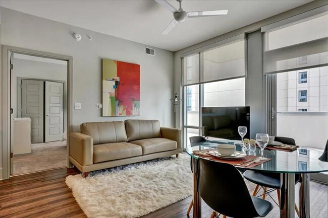 property at 3005 Peachtree Rd NE