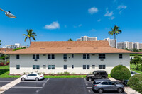 Sea Breeze West in Marco Island, FL - Foto de edificio - Building Photo