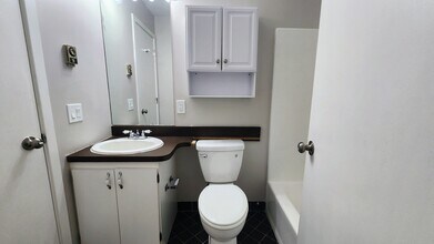 56 Atwood St in Hartford, CT - Building Photo - Building Photo