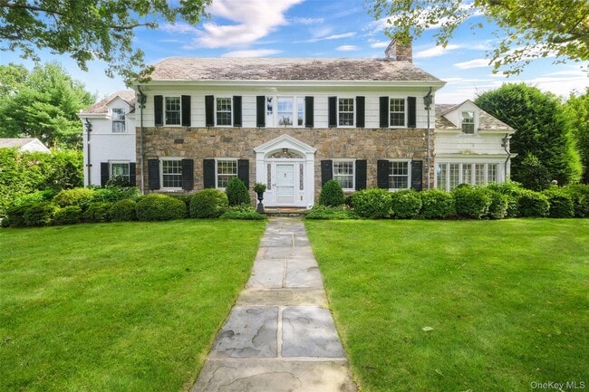 property at 7 Axtell Dr