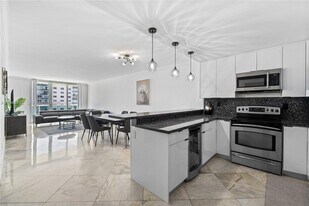 19380 Collins Ave in Sunny Isles Beach, FL - Building Photo