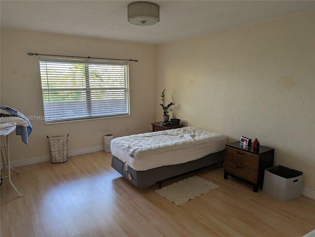 1205 Mariposa Ave in Coral Gables, FL - Building Photo - Building Photo