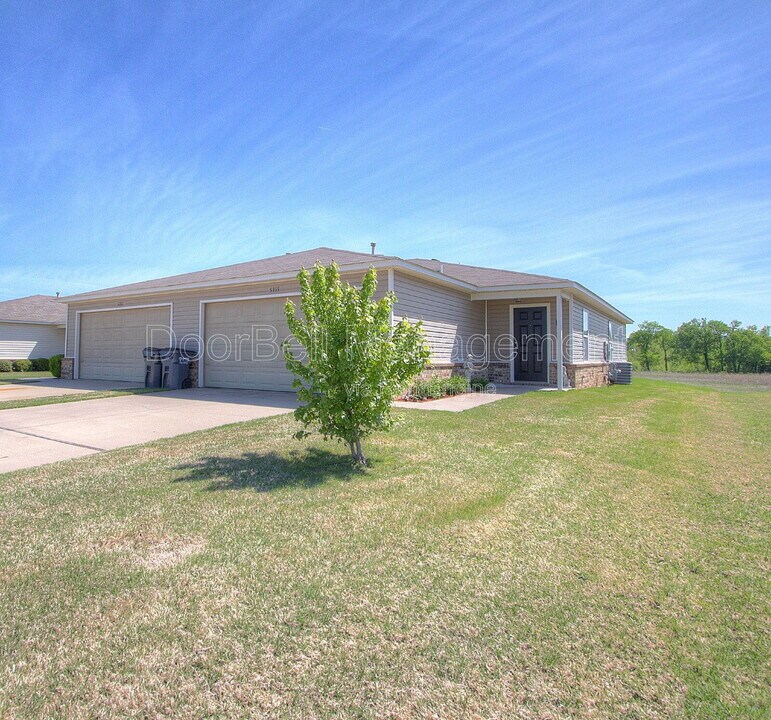 5712 N 34th St in Broken Arrow, OK - Building Photo