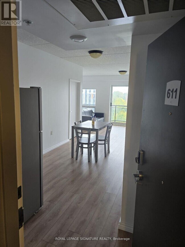 275 Larch St in Waterloo, ON - Building Photo - Building Photo