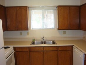 1042 SW Black Butte Blvd in Redmond, OR - Building Photo - Building Photo