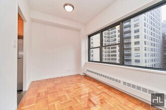 EAST 55 STREET in New York, NY - Building Photo - Building Photo