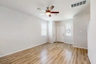 978 Marquis Dr in Bryan, TX - Building Photo - Building Photo