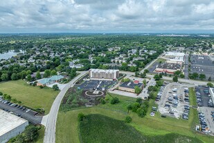 Deville Manor in Oswego, IL - Building Photo