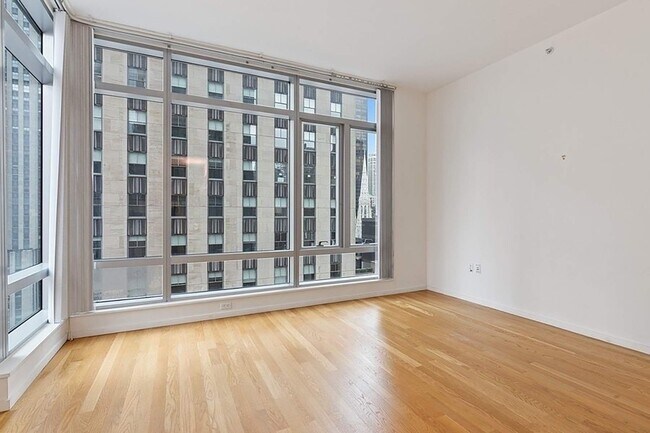 18 W 48th St in New York, NY - Foto de edificio - Building Photo