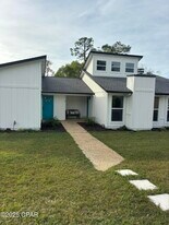2809 Lagoon Knoll Dr in Panama City Beach, FL - Building Photo